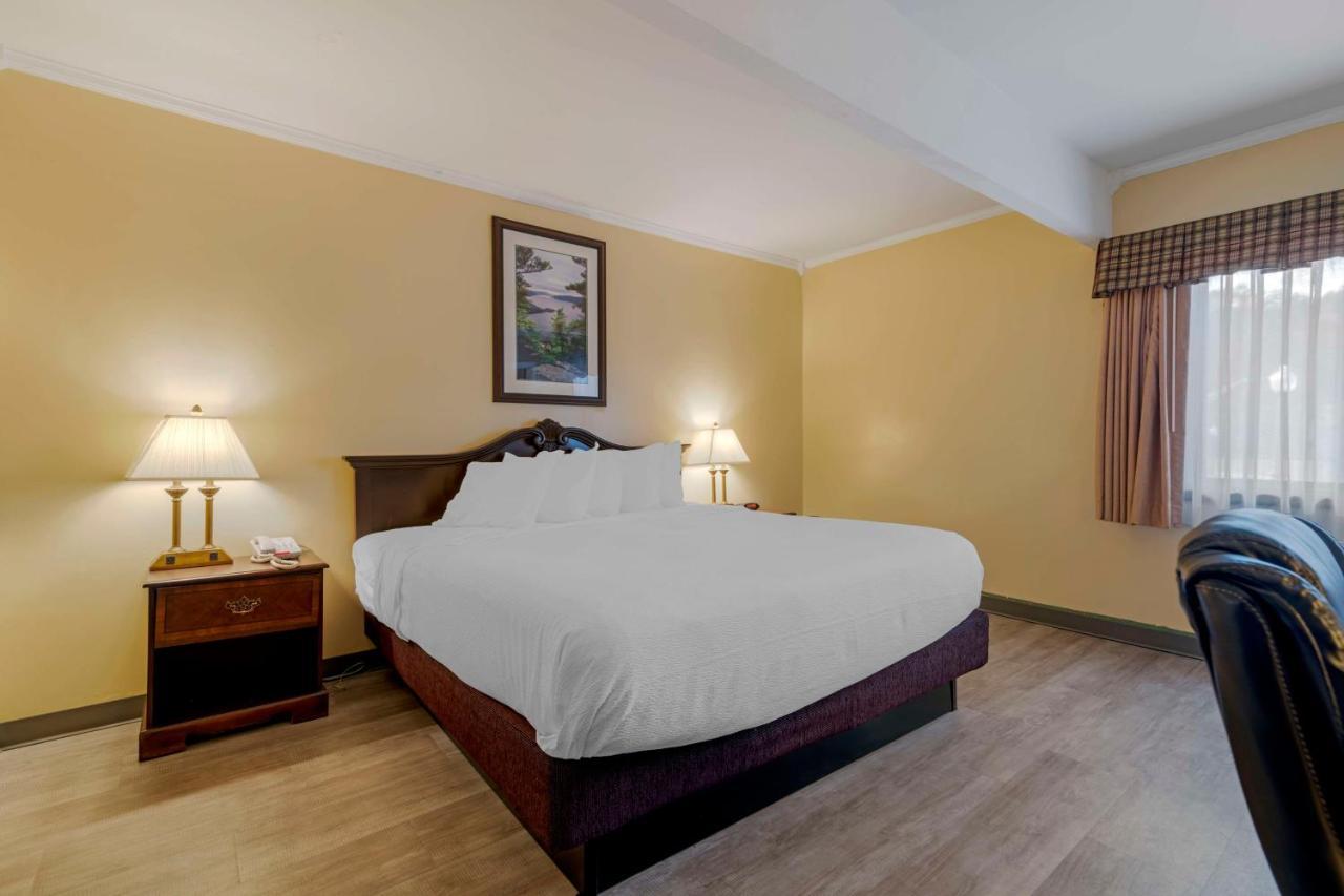Best Western Of Lake George Exterior foto